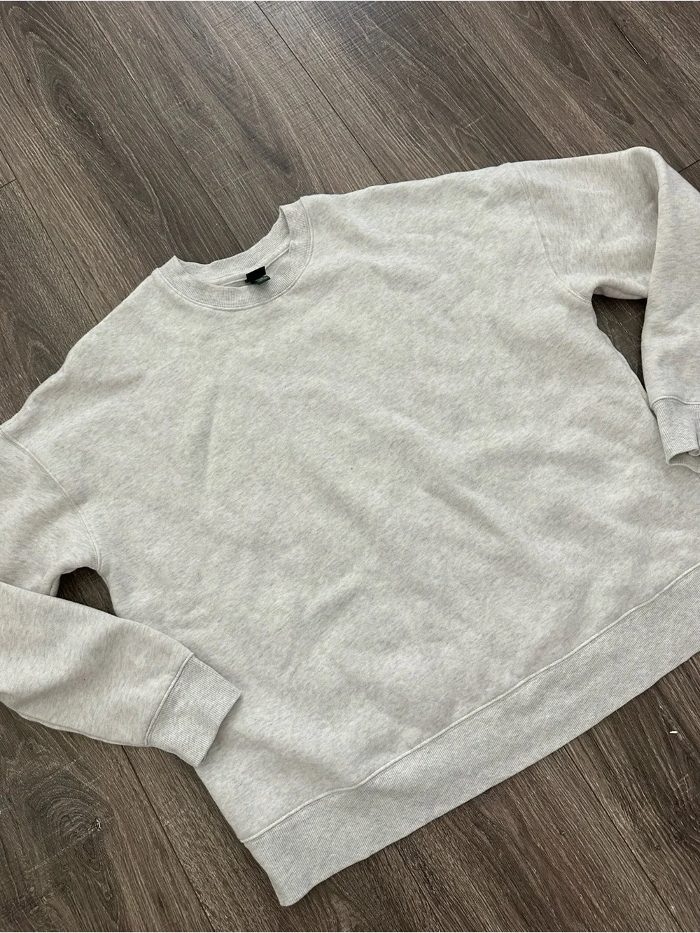Wild Fable Women’s Oversized Sweatshirt - Picture 4 of 5